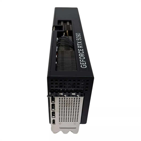 RTX5090 IN HAND