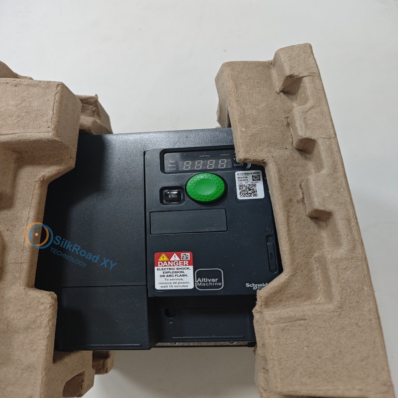 SCHNEIDER 140ATI03000 analog input module Modicon Quantum SCHNEIDER 140ATI03000 analog input module Modicon Quantum