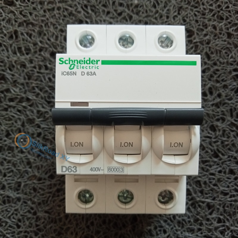 SCHNEIDER 140CRA93200 RIO drop adaptor module Modicon SCHNEIDER 140CRA93200 RIO drop adaptor module Modicon